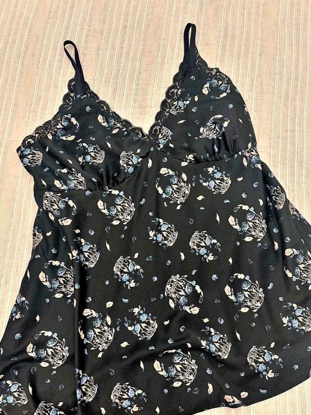 Torrid Curve Black Floral Tank Top/Cami Y2K Whimsigoth Romantic Goth